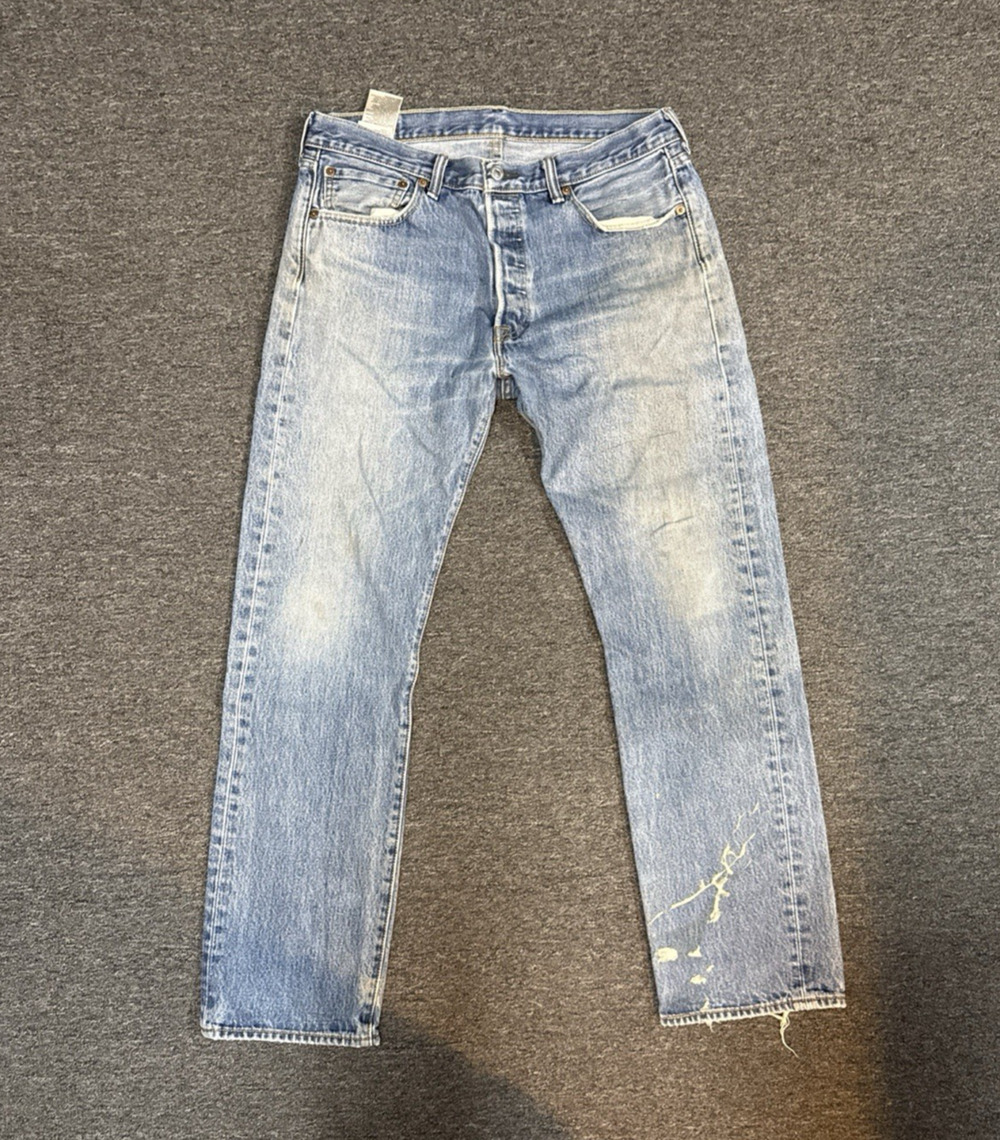 Levi's 501 Jeans Men's 33x30 Light Wash Regular Straight Fit Denim Button Fly